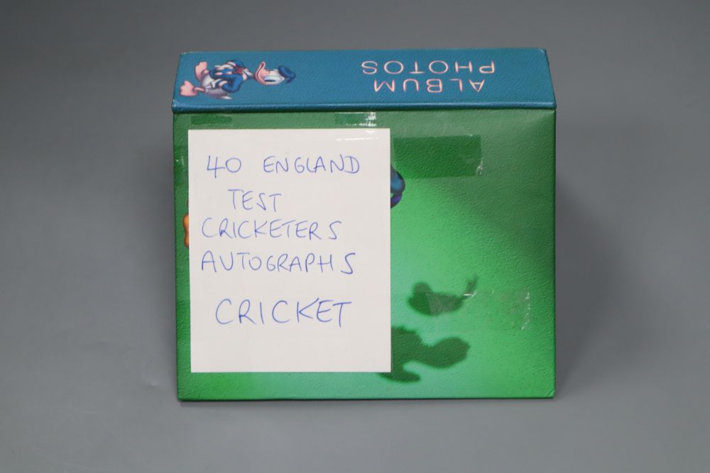 Cricket interest: 40 England Test cricketers autographs, approximately forty to include Chapple, Giddens, Small and Vaughan